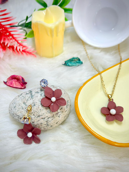 Brown Floral Charm Necklace Set