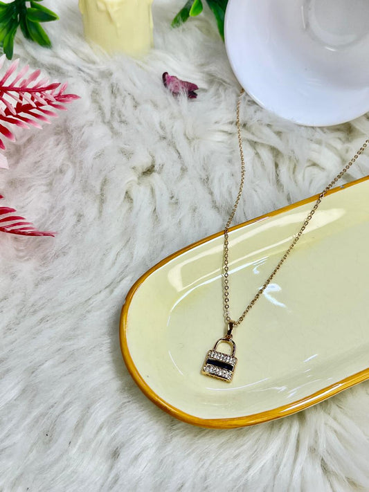 Elegant Locket Pendat Necklace